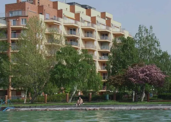 In - Balaton 54365 דירה *